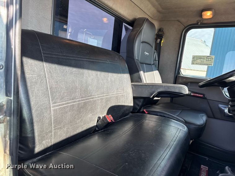 image for item DT0521 2018 Kenworth T270 rollback truck