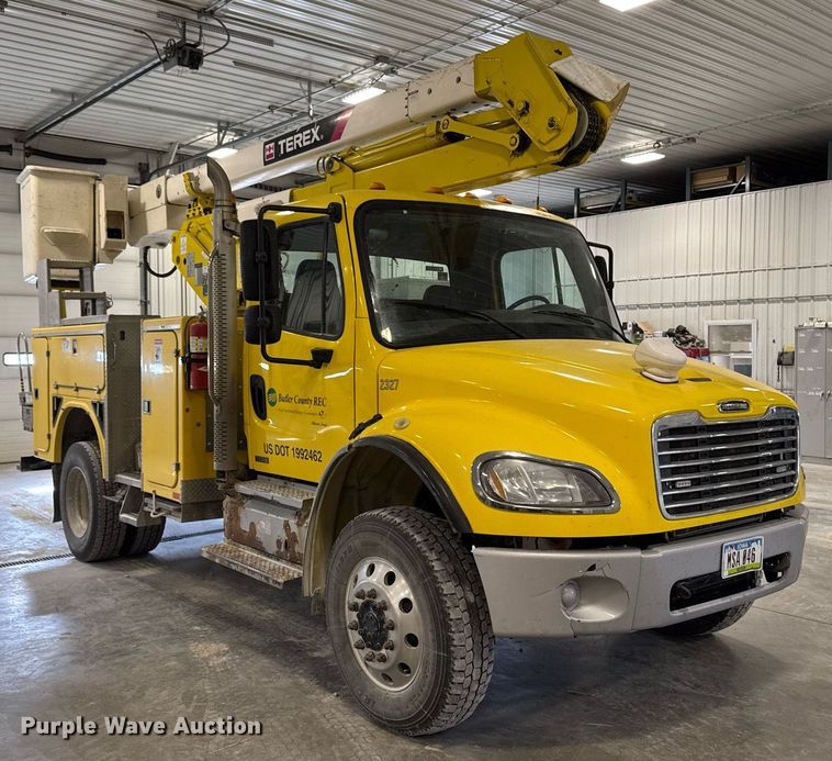 image for item DT0522 2012 Freightliner M2 bucket truck