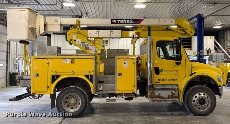 image for item DT0522 2012 Freightliner M2 bucket truck