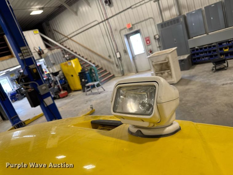 image for item DT0522 2012 Freightliner M2 bucket truck