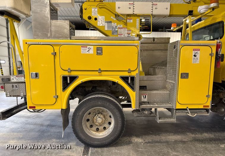 image for item DT0522 2012 Freightliner M2 bucket truck