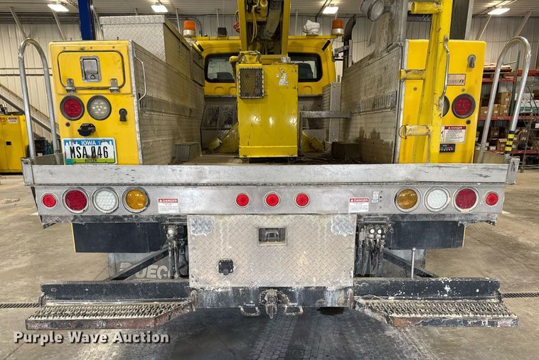 image for item DT0522 2012 Freightliner M2 bucket truck