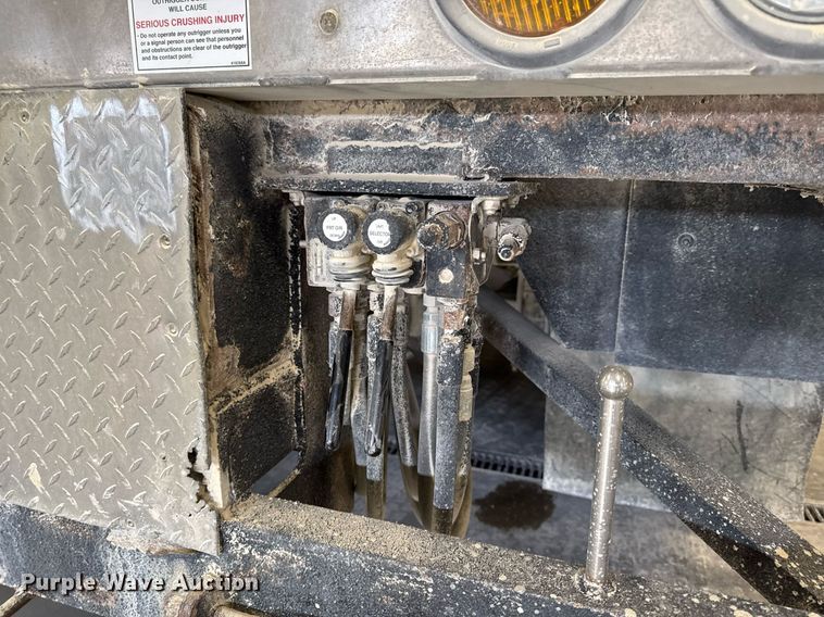 image for item DT0522 2012 Freightliner M2 bucket truck