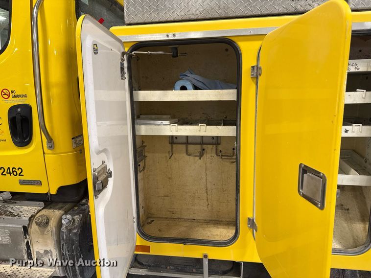 image for item DT0522 2012 Freightliner M2 bucket truck