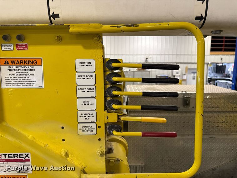 image for item DT0522 2012 Freightliner M2 bucket truck