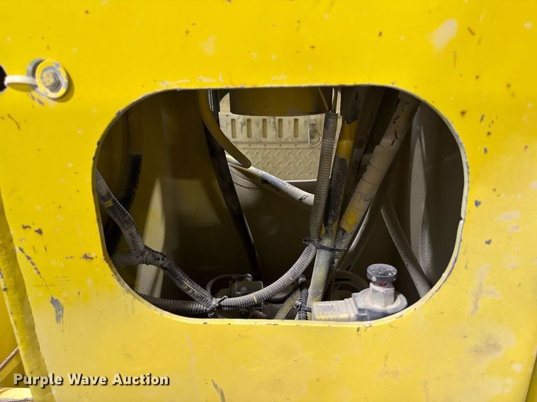 image for item DT0522 2012 Freightliner M2 bucket truck