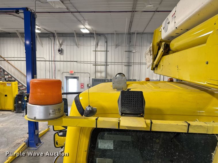 image for item DT0522 2012 Freightliner M2 bucket truck