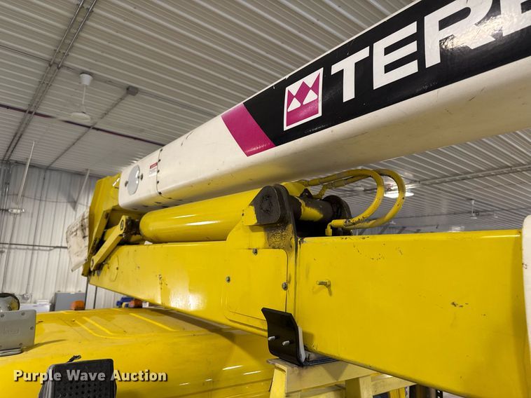 image for item DT0522 2012 Freightliner M2 bucket truck