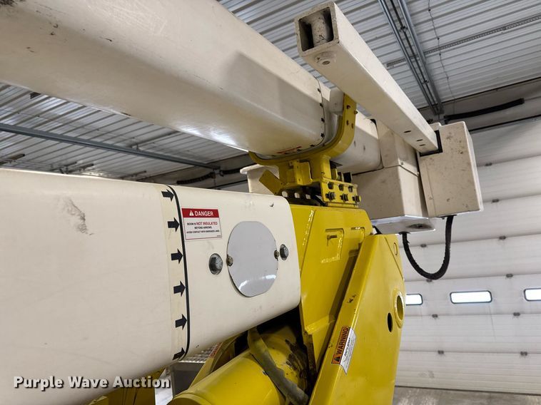 image for item DT0522 2012 Freightliner M2 bucket truck