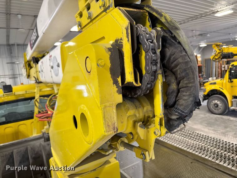 image for item DT0522 2012 Freightliner M2 bucket truck