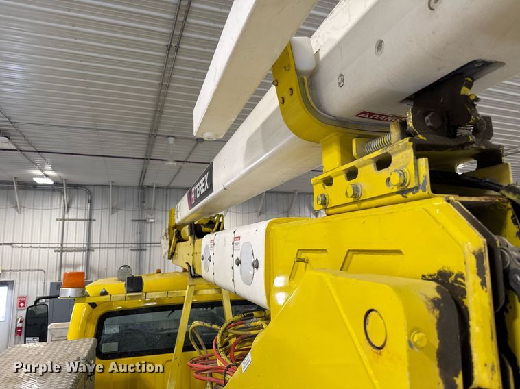 image for item DT0522 2012 Freightliner M2 bucket truck