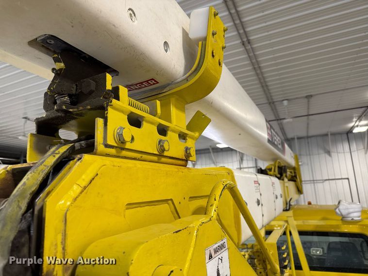 image for item DT0522 2012 Freightliner M2 bucket truck