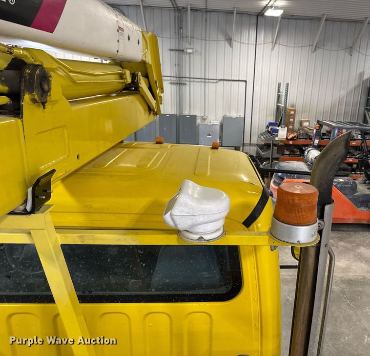 image for item DT0522 2012 Freightliner M2 bucket truck