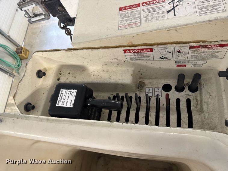 image for item DT0522 2012 Freightliner M2 bucket truck