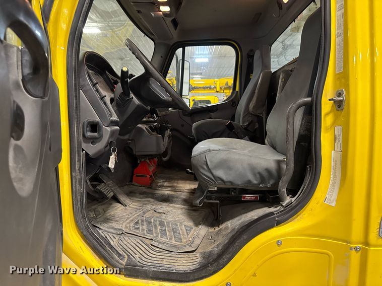 image for item DT0522 2012 Freightliner M2 bucket truck