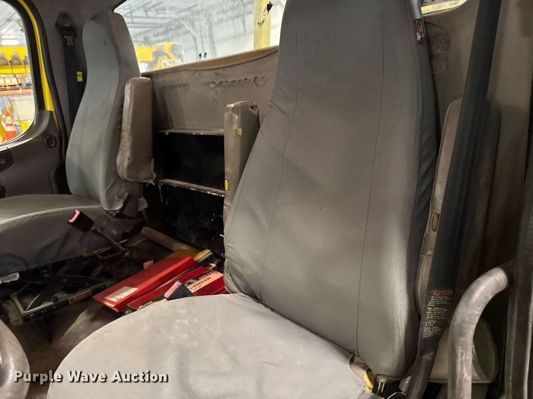 image for item DT0522 2012 Freightliner M2 bucket truck