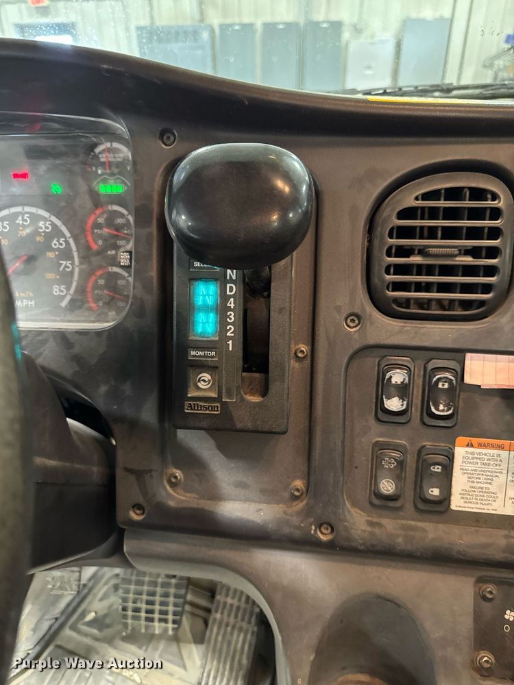 image for item DT0522 2012 Freightliner M2 bucket truck