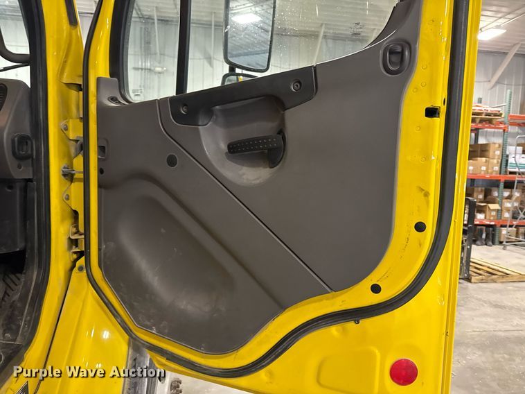 image for item DT0522 2012 Freightliner M2 bucket truck