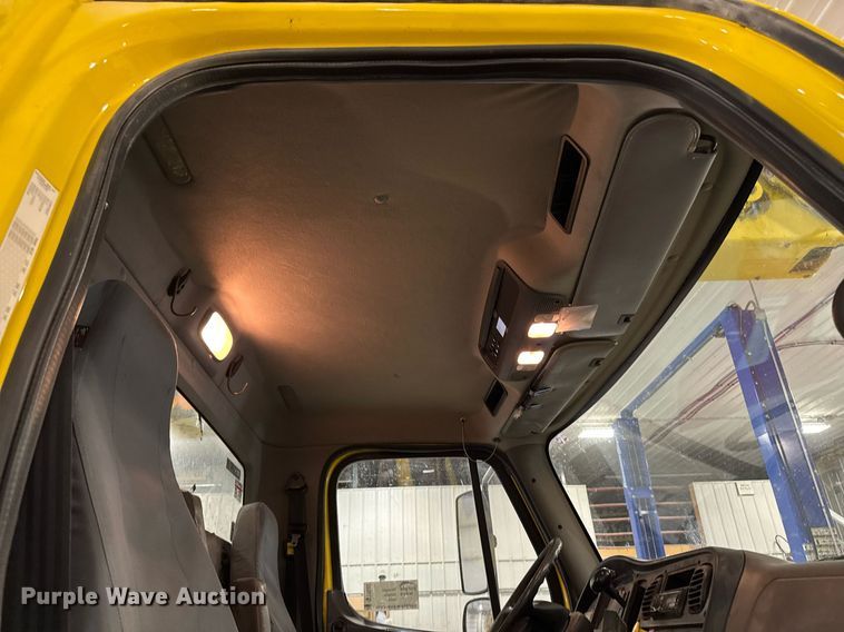 image for item DT0522 2012 Freightliner M2 bucket truck