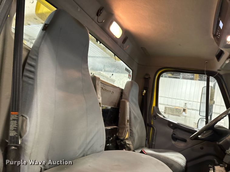 image for item DT0522 2012 Freightliner M2 bucket truck