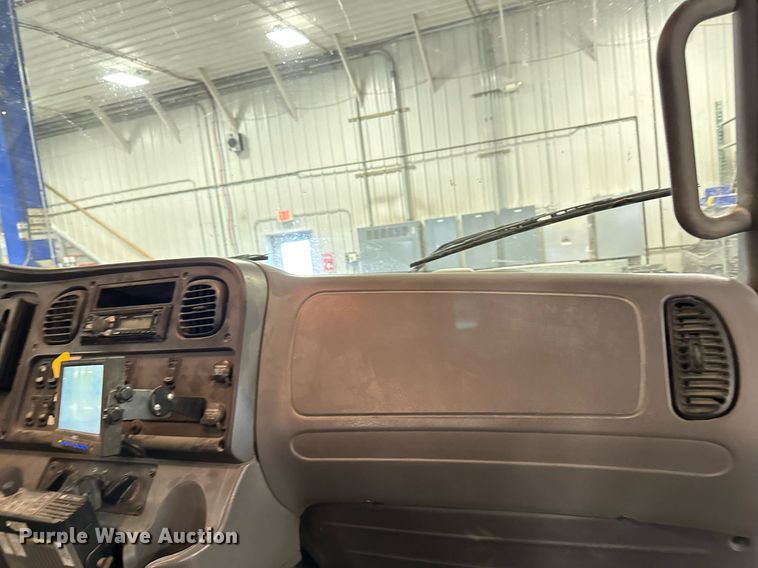 image for item DT0522 2012 Freightliner M2 bucket truck