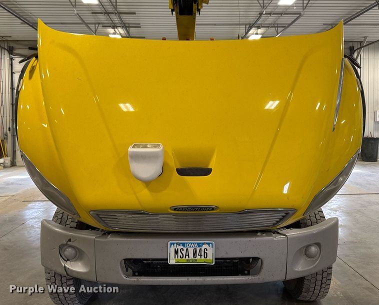 image for item DT0522 2012 Freightliner M2 bucket truck