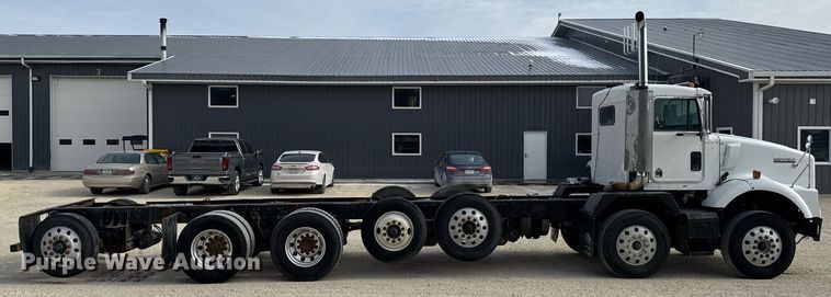 image for item DT0561 1999 Kenworth T800B truck cab and chassis