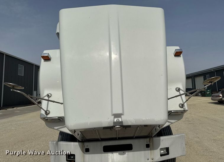 image for item DT0561 1999 Kenworth T800B truck cab and chassis