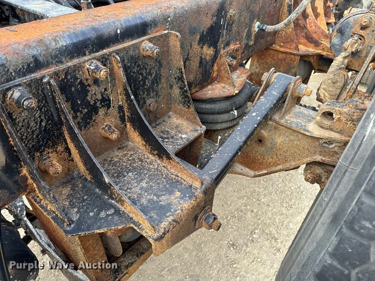 image for item DT0561 1999 Kenworth T800B truck cab and chassis