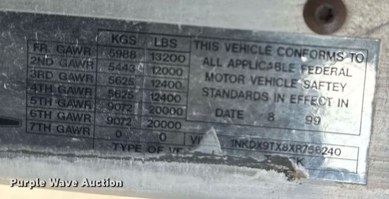 image for item DT0561 1999 Kenworth T800B truck cab and chassis