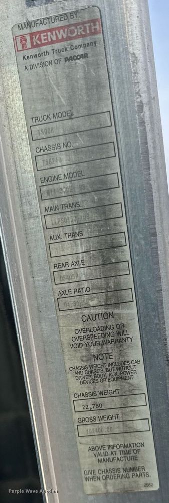 image for item DT0561 1999 Kenworth T800B truck cab and chassis