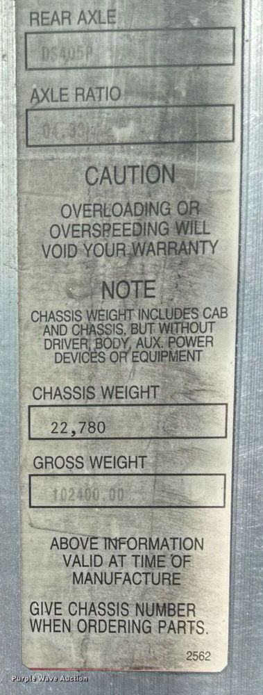 image for item DT0561 1999 Kenworth T800B truck cab and chassis