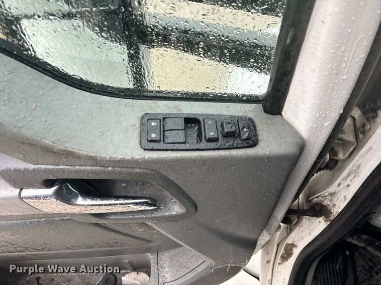 image for item DT2239 2016 Kenworth  T680 semi truck