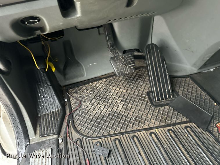 image for item DT2239 2016 Kenworth  T680 semi truck