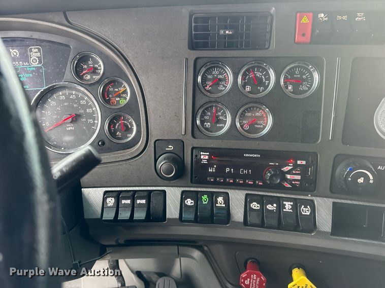 image for item DT2239 2016 Kenworth  T680 semi truck