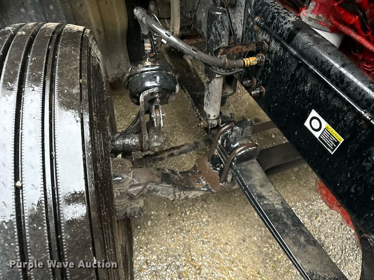 image for item DT2239 2016 Kenworth  T680 semi truck