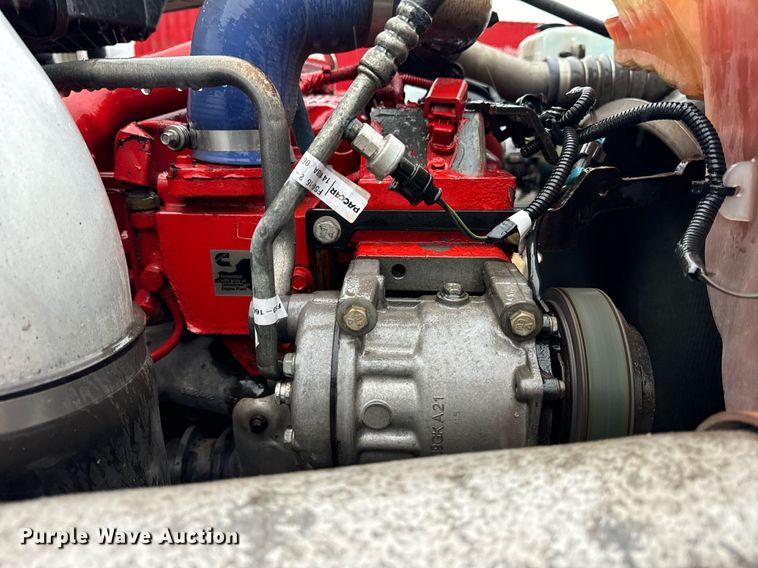 image for item DT2239 2016 Kenworth  T680 semi truck