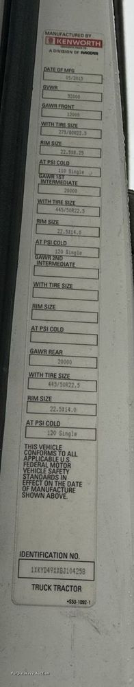 image for item DT2239 2016 Kenworth  T680 semi truck