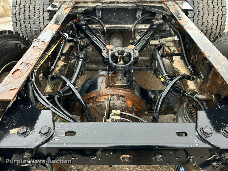 image for item DT2240 2016 Kenworth  T680 semi truck