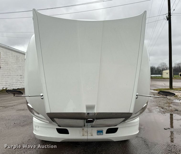 image for item DT2240 2016 Kenworth  T680 semi truck