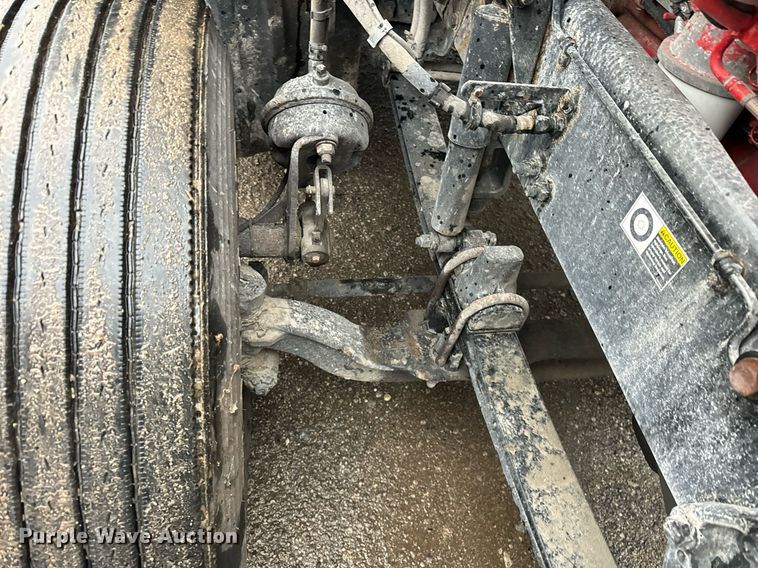 image for item DT2240 2016 Kenworth  T680 semi truck