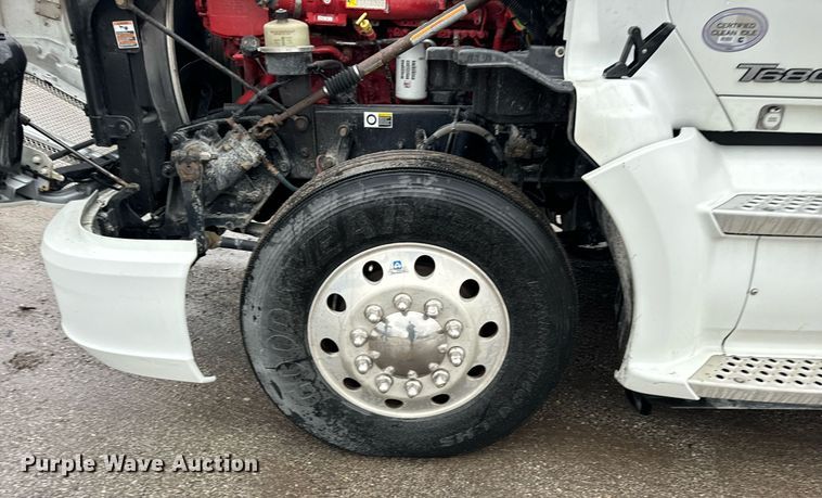 image for item DT2240 2016 Kenworth  T680 semi truck