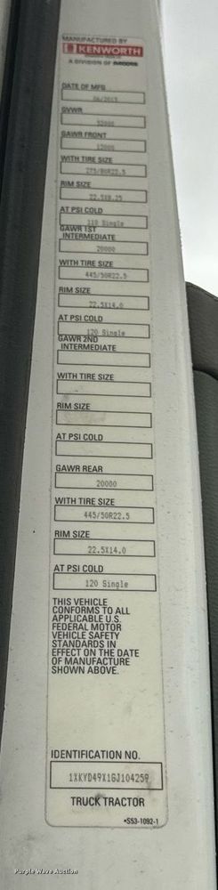 image for item DT2240 2016 Kenworth  T680 semi truck