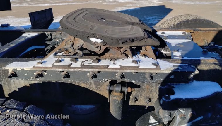 image for item DT2241 2016 Kenworth T680 semi truck