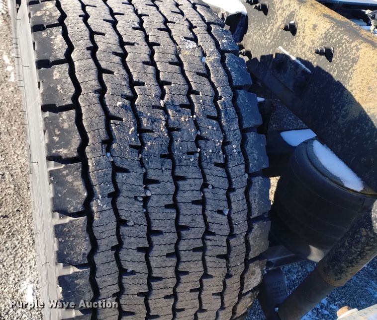 image for item DT2241 2016 Kenworth T680 semi truck