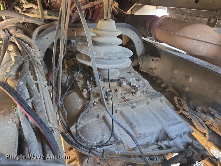 image for item DT5493 2013 Mack CHU613 semi truck