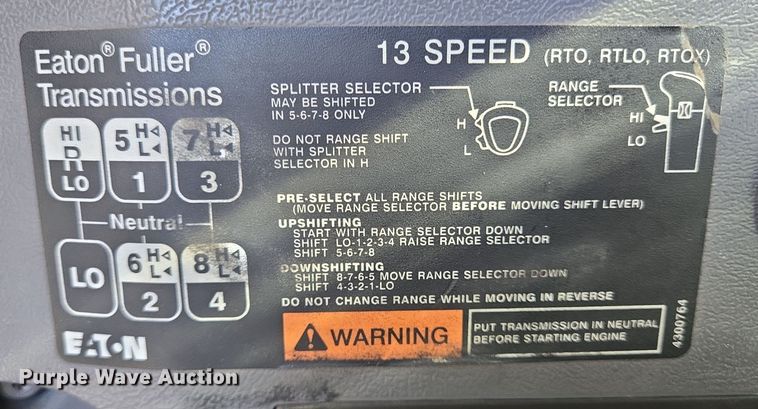 image for item DT5493 2013 Mack CHU613 semi truck