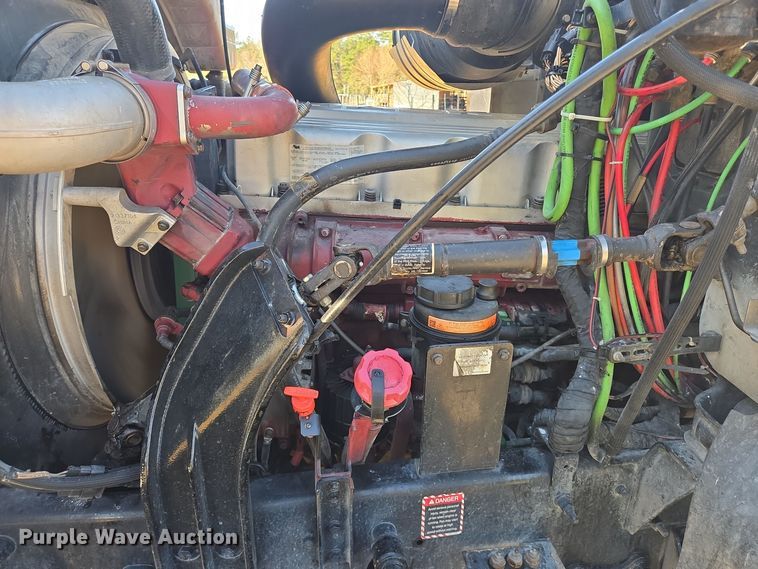 image for item DT5493 2013 Mack CHU613 semi truck