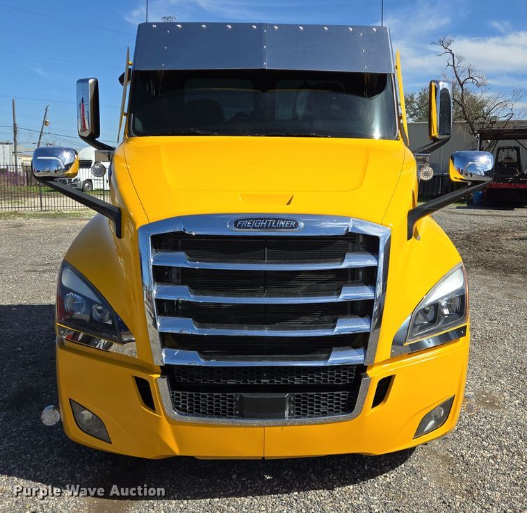 image for item DT5494 2024 Freightliner Cascadia 126 semi truck