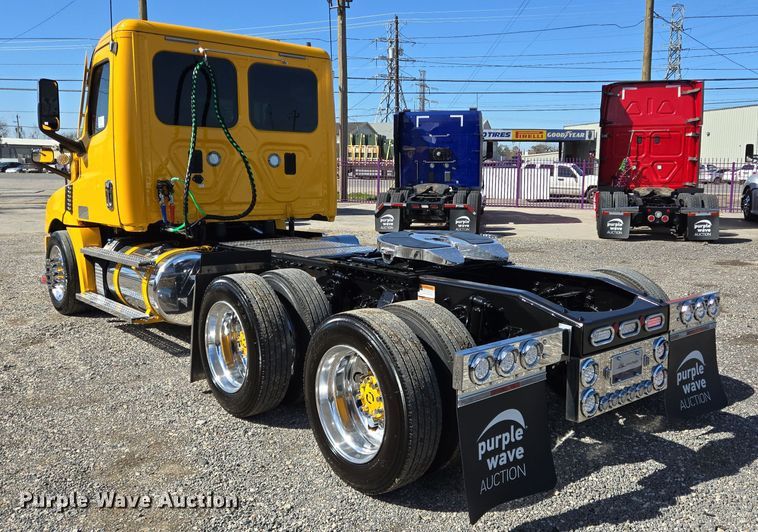 image for item DT5494 2024 Freightliner Cascadia 126 semi truck